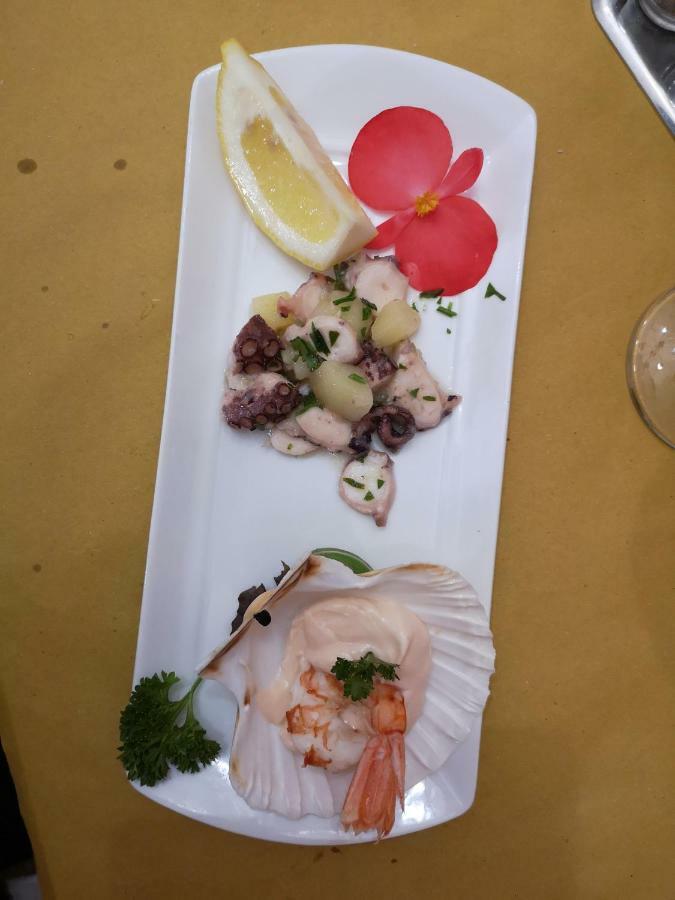 La Lanterna Hotel โคลอร์โน ภายนอก รูปภาพ